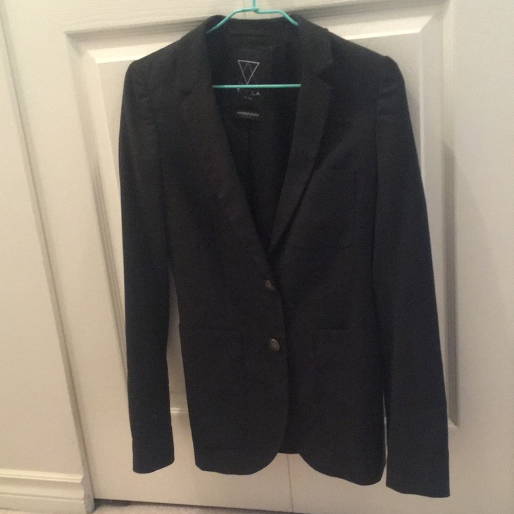 Aritzia Babaton Tatula Exeter Boyfriend Blazer with Gold Buttons